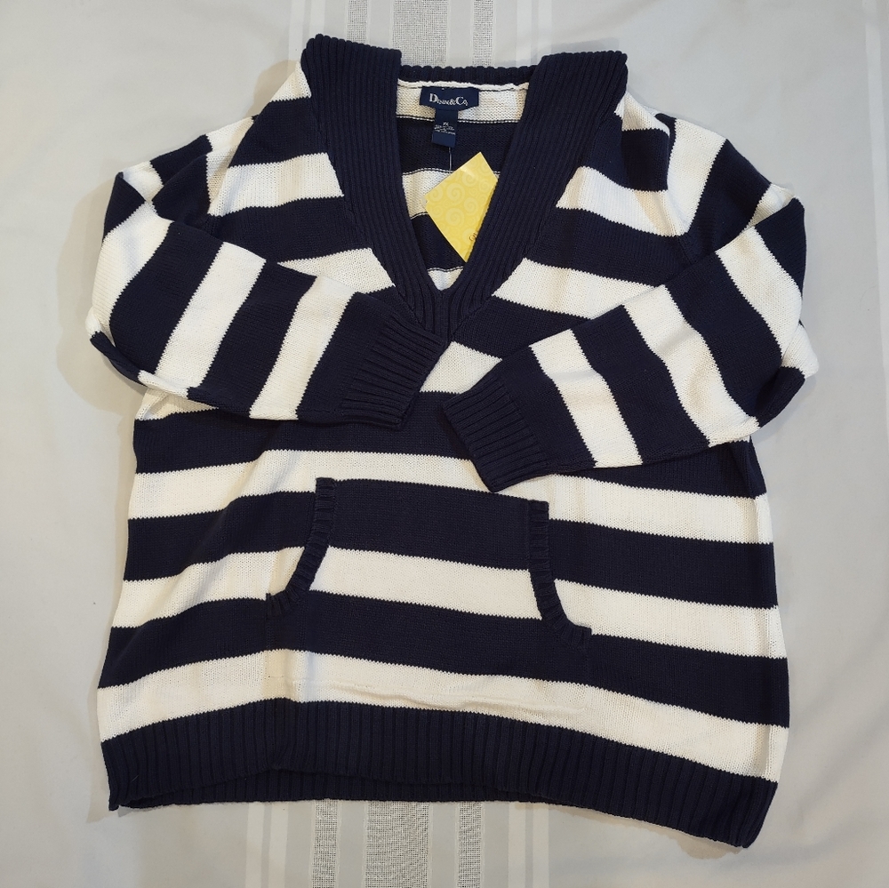 Women's NWOT Sweater m14